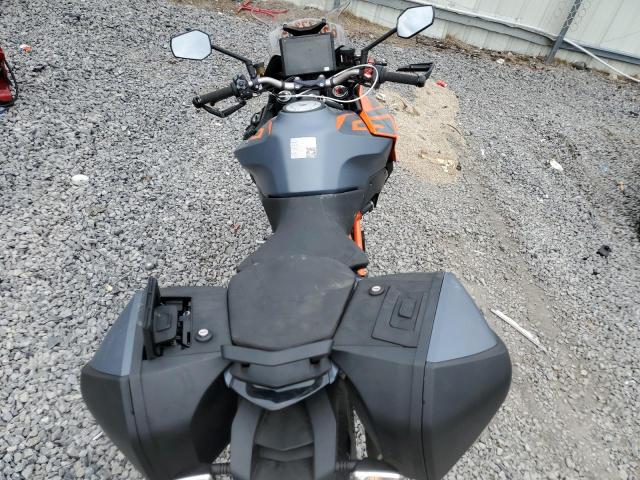 2023 KTM 1290 SUPER DUKE GT  