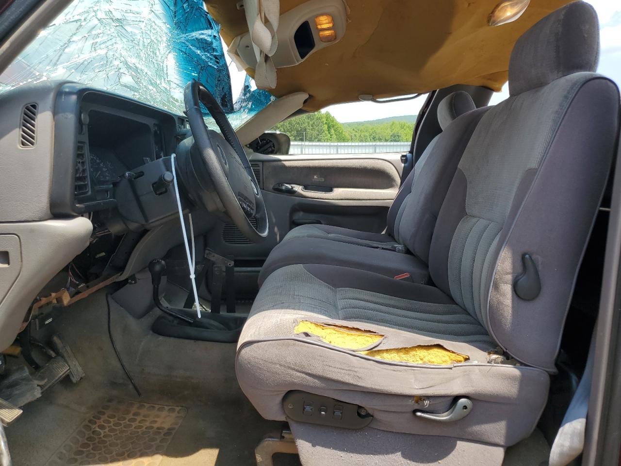 1994 Dodge Ram 2500 VIN: 1B7KF26C8RS700113 Lot: 63552655