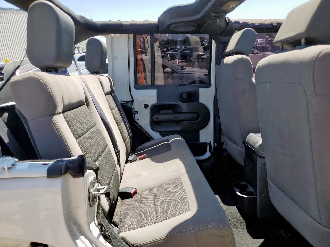 2009 Jeep Wrangler Unlimited X VIN: 1J4GA39109L720915 Lot: 65354375