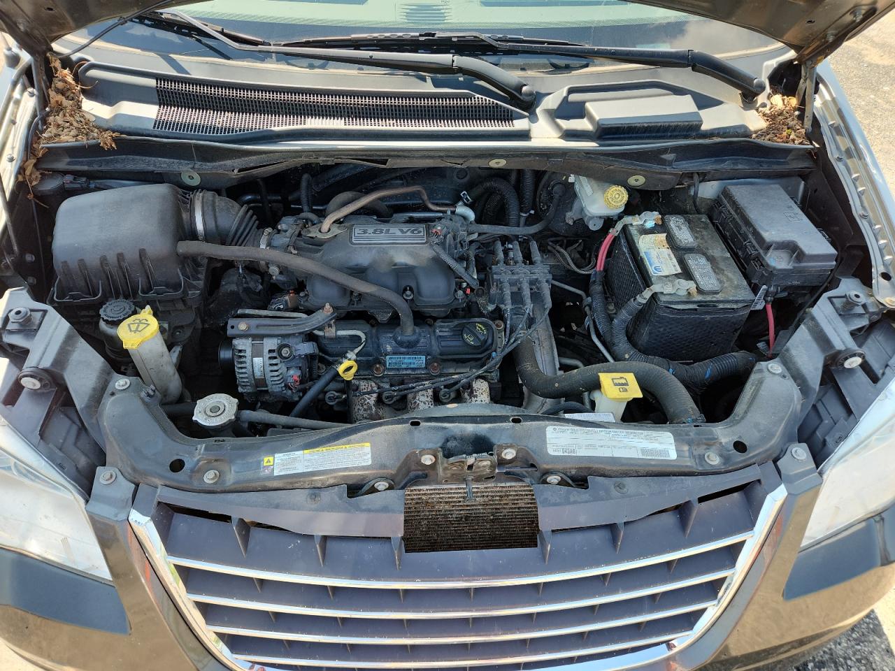 2010 Chrysler Town & Country Touring VIN: 2A4RR5D10AR451587 Lot: 64565025