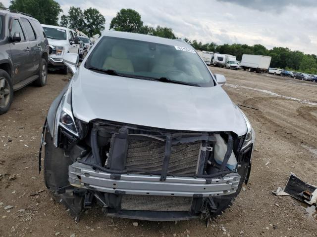  CADILLAC XT5 2018 Srebrny