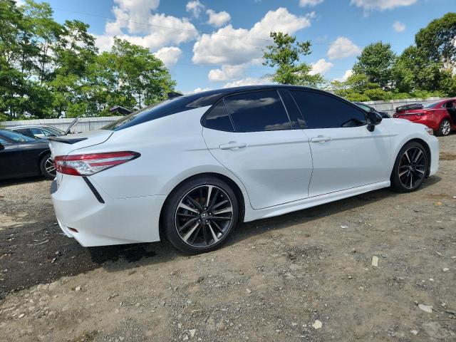  TOYOTA CAMRY 2019 Белы