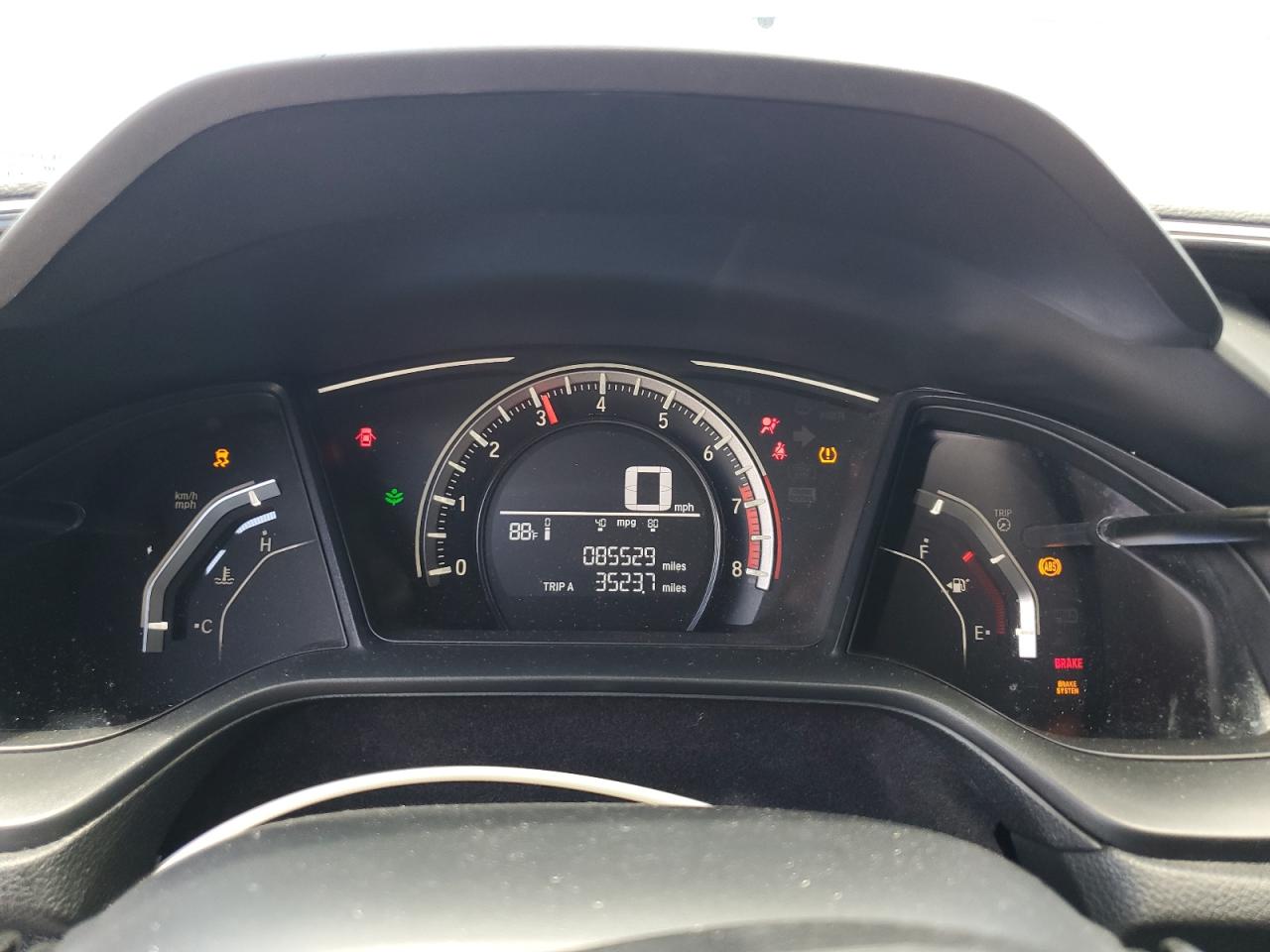 2018 Honda Civic Lx VIN: 19XFC2E50JE025992 Lot: 64225395