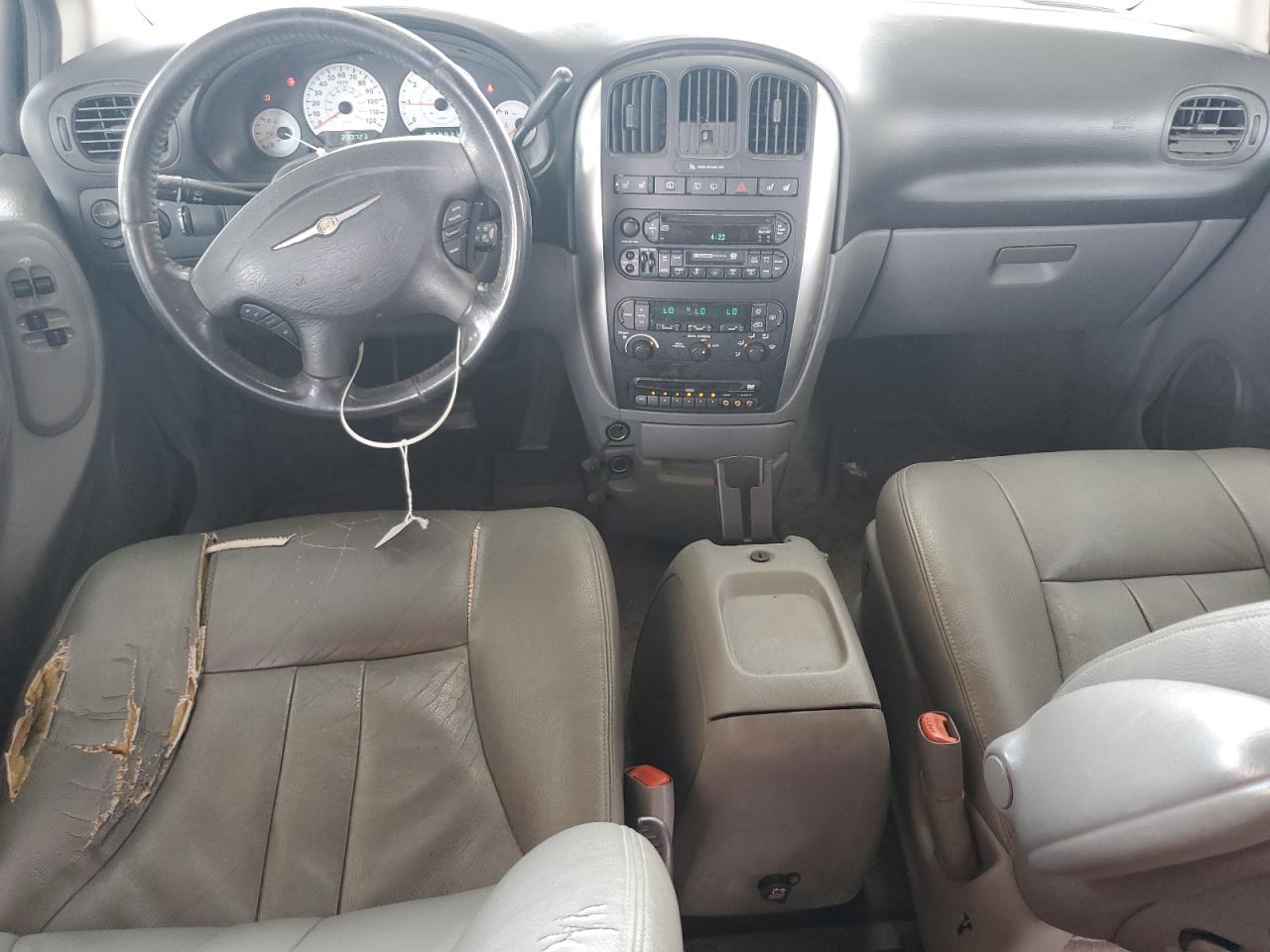 2005 Chrysler Town & Country Touring VIN: 2C8GP54L55R284507 Lot: 65032505