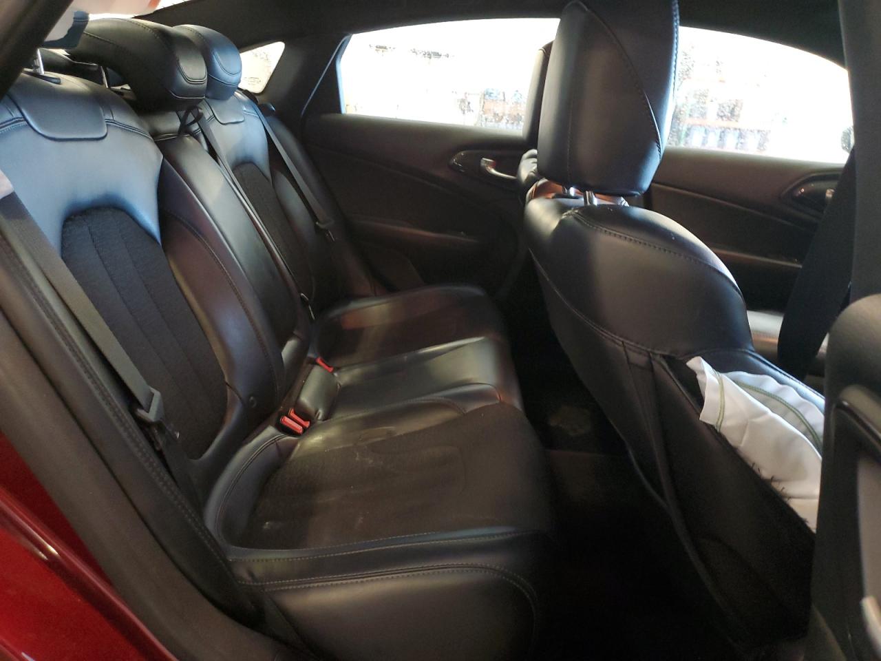 2015 Chrysler 200 S VIN: 1C3CCCBB0FN698470 Lot: 63942155