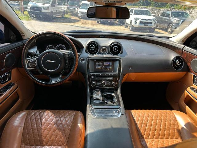 Sedans JAGUAR XJ 2016 Szary
