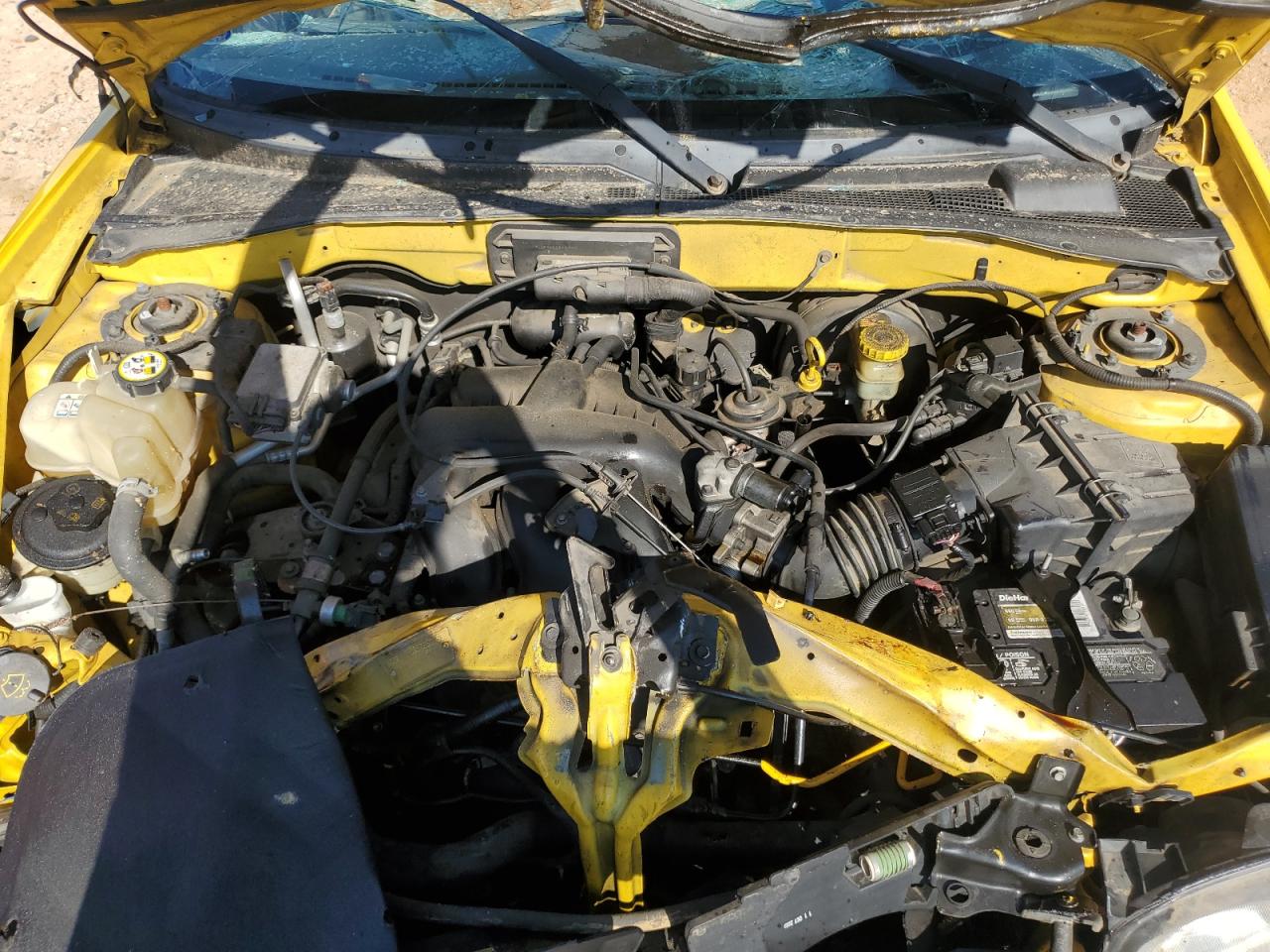 2001 Ford Escape Xls VIN: 1FMYU01121KF10379 Lot: 63602835