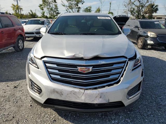  CADILLAC XT5 2019 Srebrny