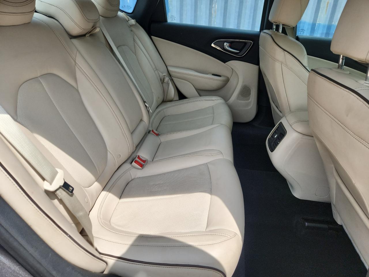 2015 Chrysler 200 C VIN: 1C3CCCEGXFN589506 Lot: 63815835
