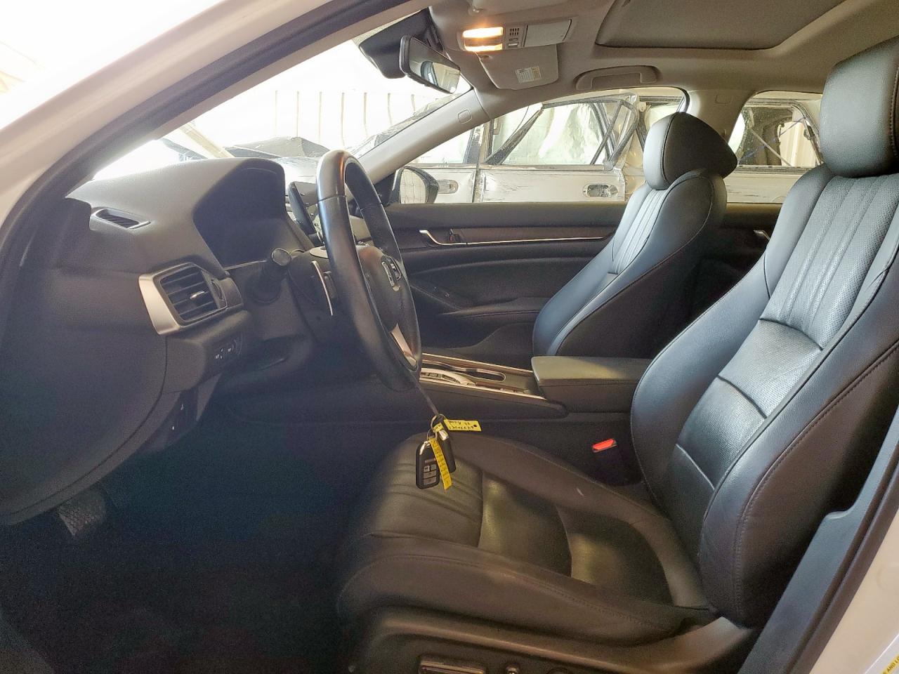 2022 Honda Accord Touring Hybrid VIN: 1HGCV3F93NA019926 Lot: 64770085