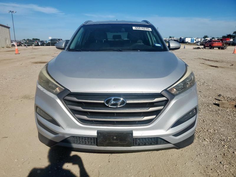  HYUNDAI TUCSON 2016 Серебристый