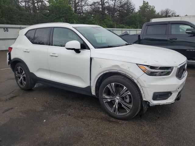  VOLVO XC40 2022 Белы
