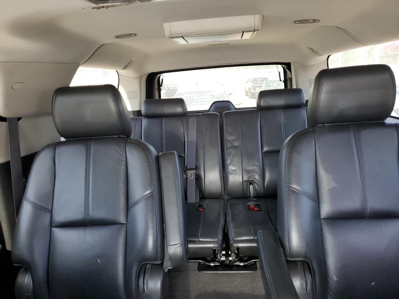 2013 Chevrolet Suburban K1500 Lt VIN: 1GNSKJE73DR355705 Lot: 63233425