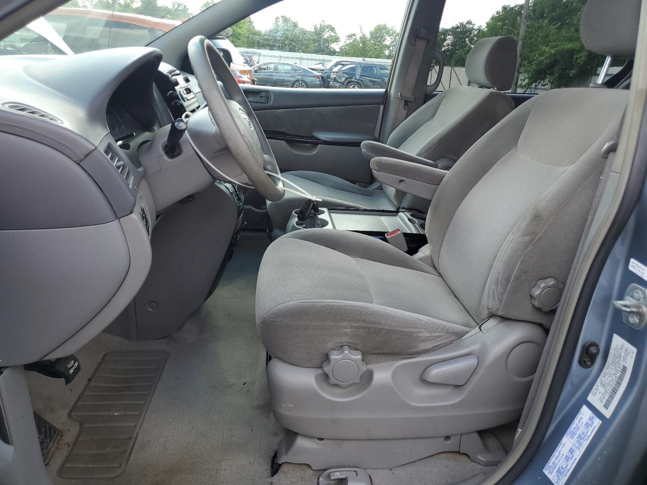 2004 Toyota Sienna Ce VIN: 5TDZA23C14S158470 Lot: 64717445