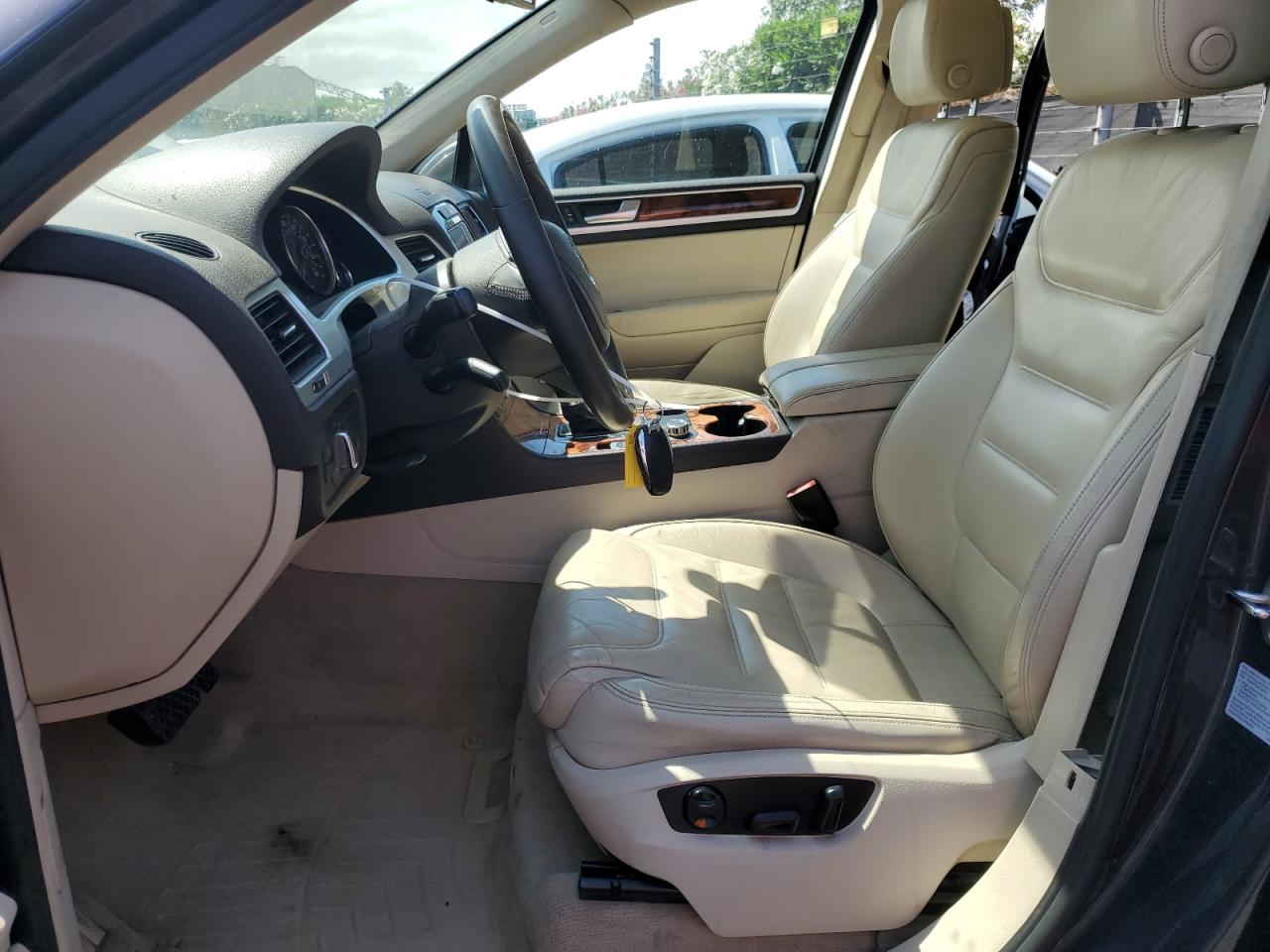 2012 Volkswagen Touareg V6 VIN: WVGFF9BP5CD002195 Lot: 65019695