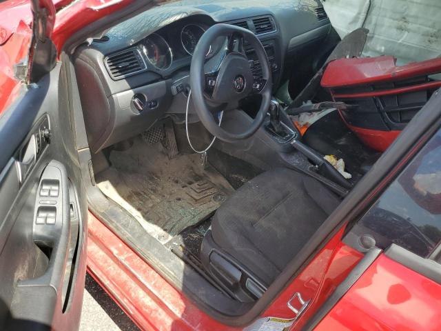Sedans VOLKSWAGEN JETTA 2015 Czerwony