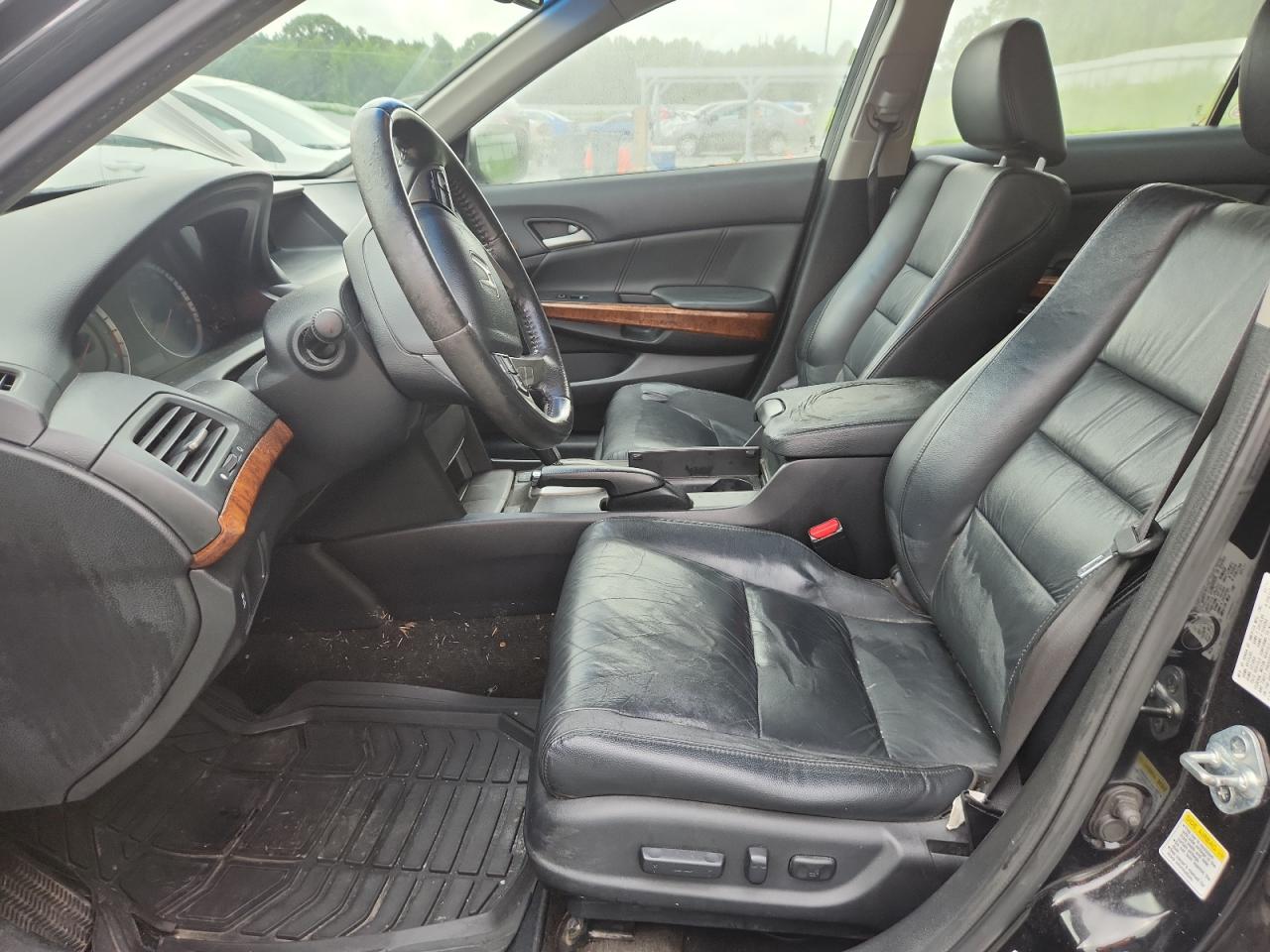 2011 Honda Accord Exl VIN: 1HGCP2F8XBA112174 Lot: 64681245