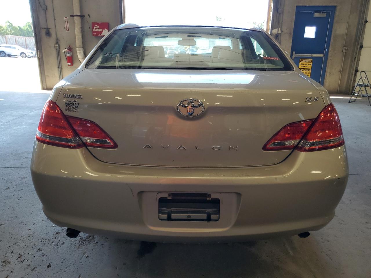 2006 Toyota Avalon Xl VIN: 4T1BK36B36U083126 Lot: 64073135