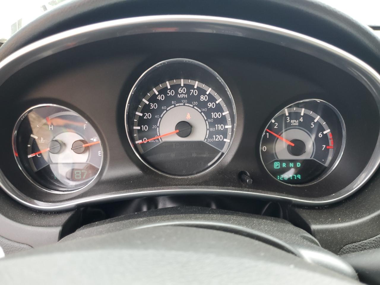 2013 Chrysler 200 Touring VIN: 1C3CCBBB2DN615211 Lot: 93766715