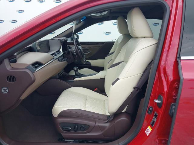 2019 LEXUS ES 300H TA