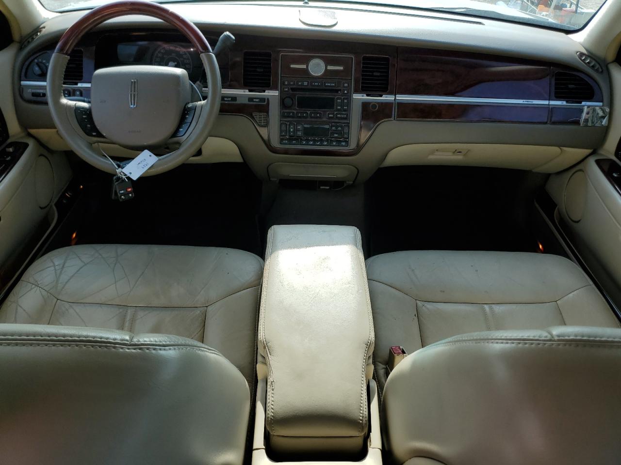 2005 Lincoln Town Car Signature Limited VIN: 1LNHM82W95Y664468 Lot: 64759265
