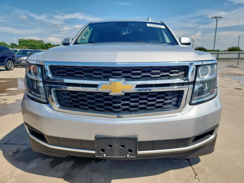  CHEVROLET SUBURBAN 2018 Серебристый