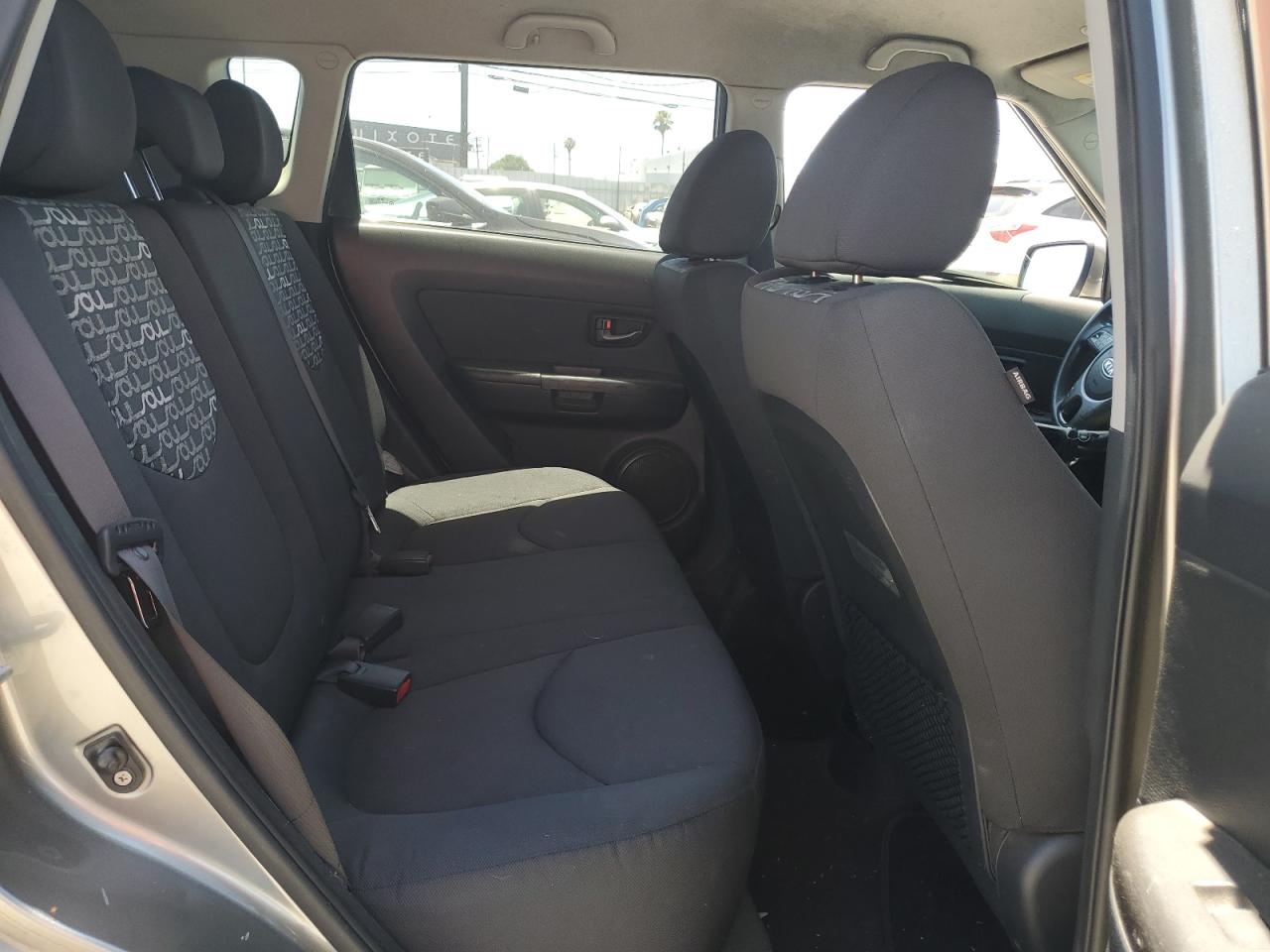 2011 Kia Soul + VIN: KNDJT2A25B7211034 Lot: 62954275