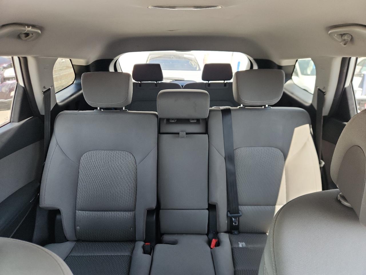 KM8SM4HF5HU187944 2017 Hyundai Santa Fe Se