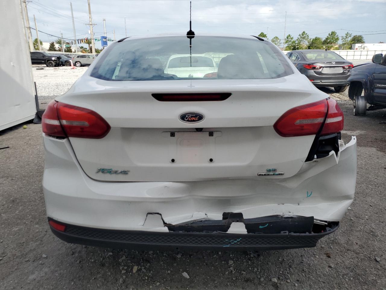 2016 Ford Focus Se VIN: 1FADP3F23GL346243 Lot: 65525755