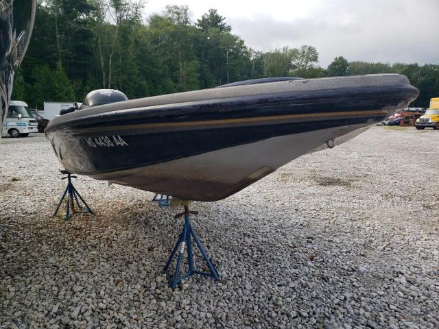 2000 NITRO TRACKER   à vendre chez Copart MA - WEST WARREN