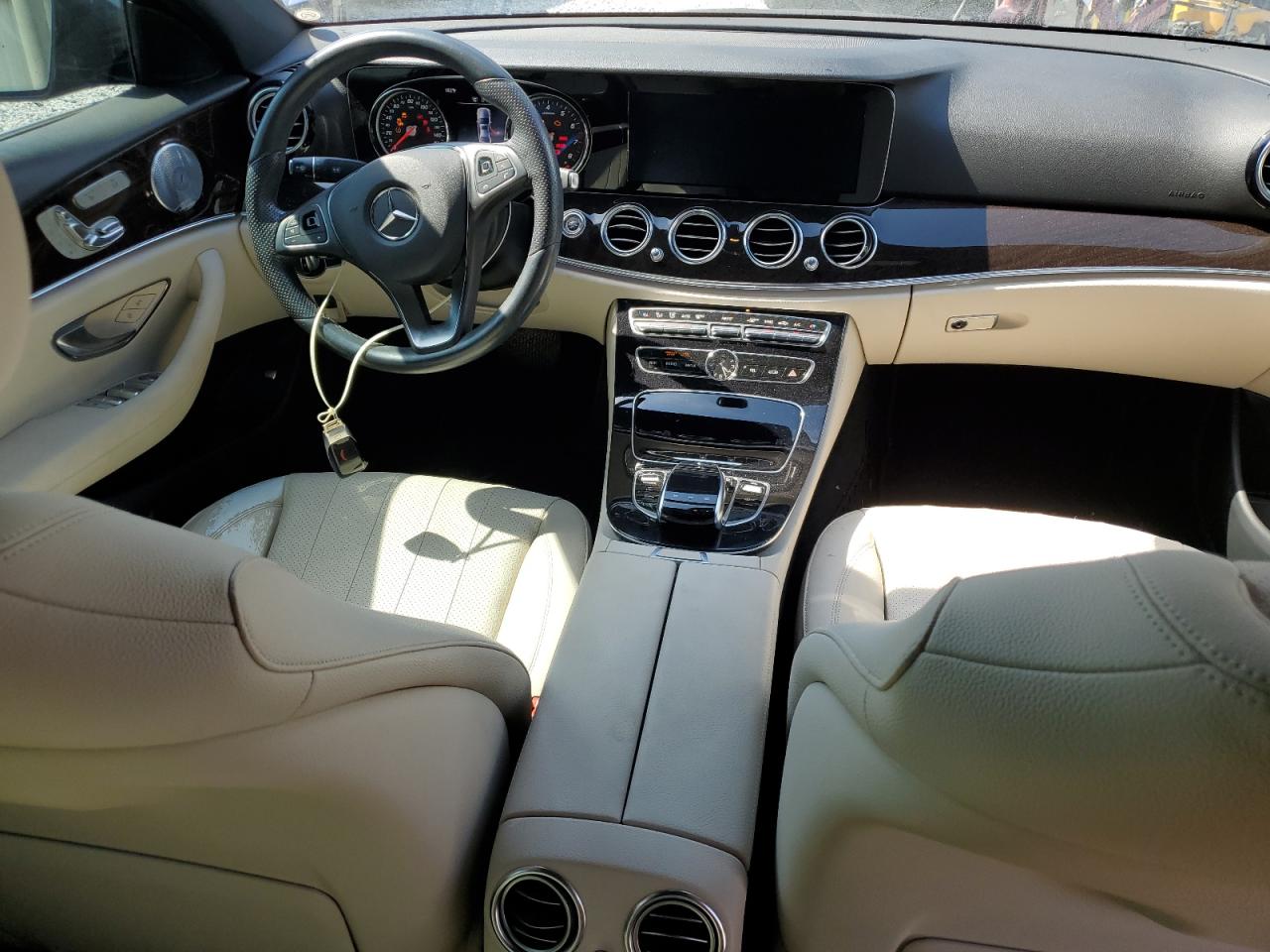 2017 Mercedes-Benz E 300 VIN: WDDZF4JB3HA241138 Lot: 64024955