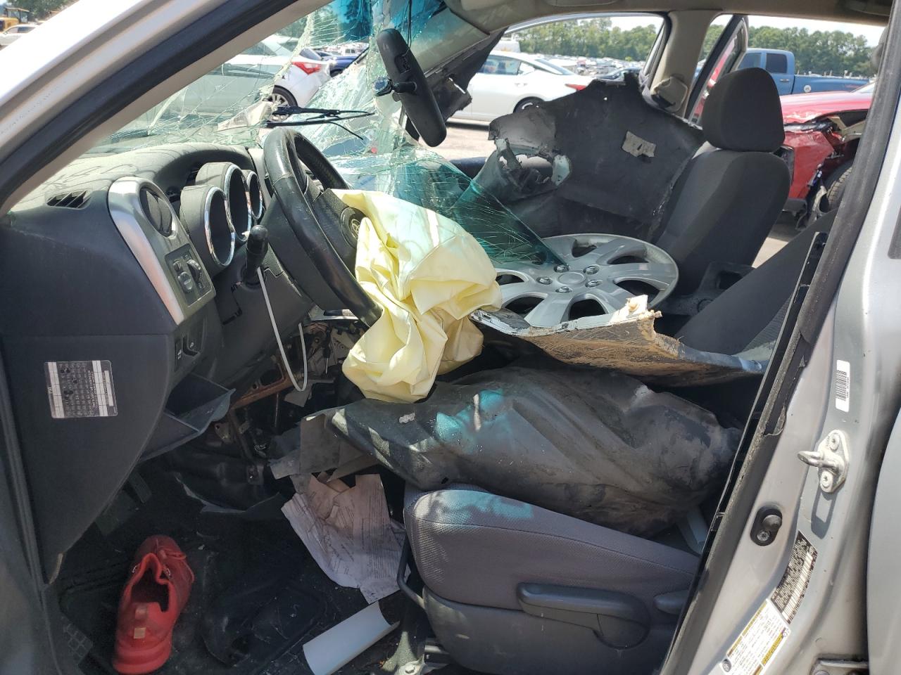 2005 Toyota Corolla Matrix Xr VIN: 2T1KR32E95C480013 Lot: 63985855