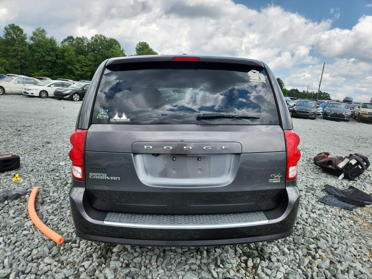 2016 Dodge Grand Caravan R/T VIN: 2C4RDGEG3GR371311 Lot: 64759555