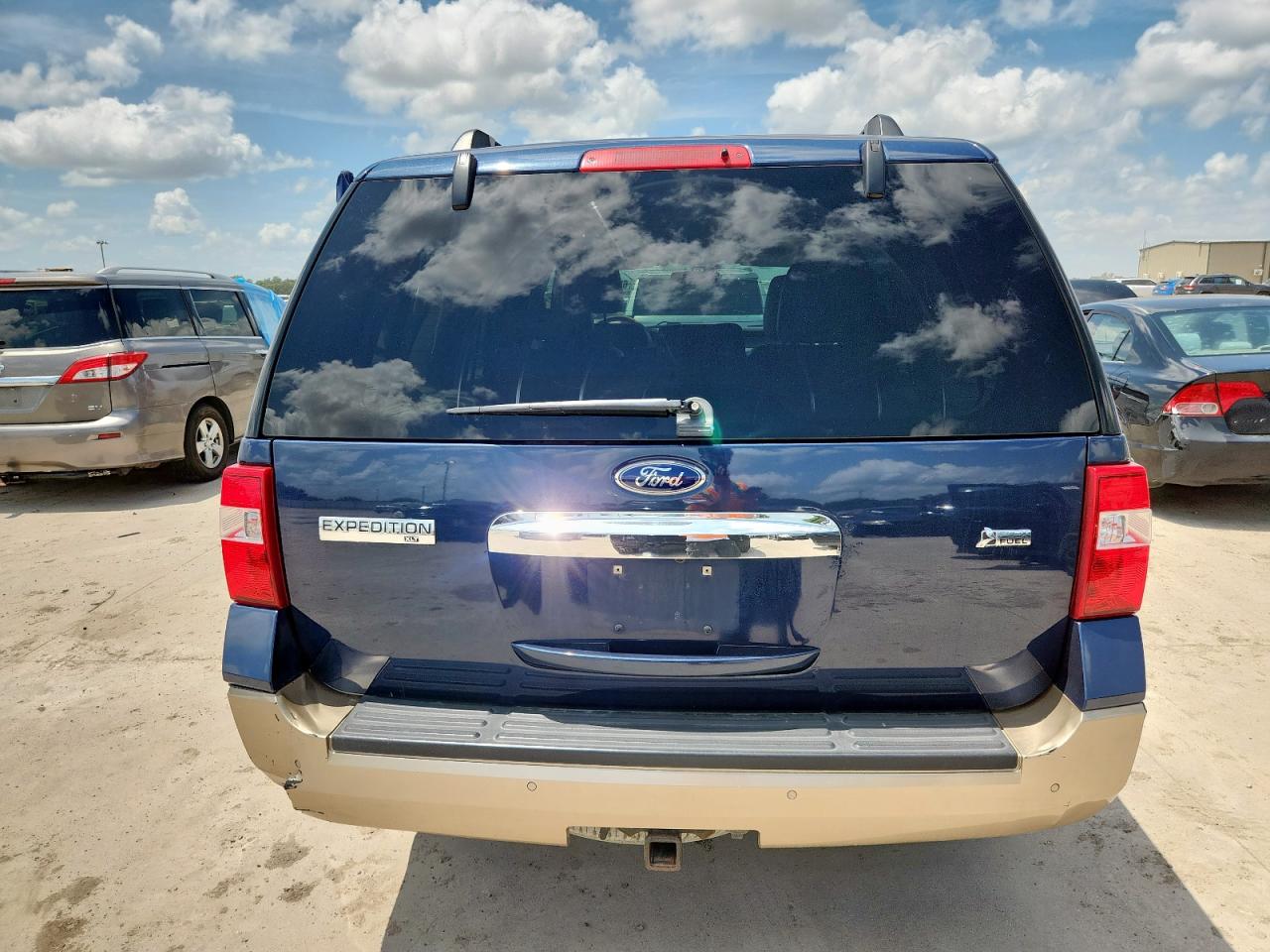 2013 Ford Expedition Xlt VIN: 1FMJU1H50DEF00680 Lot: 63688045