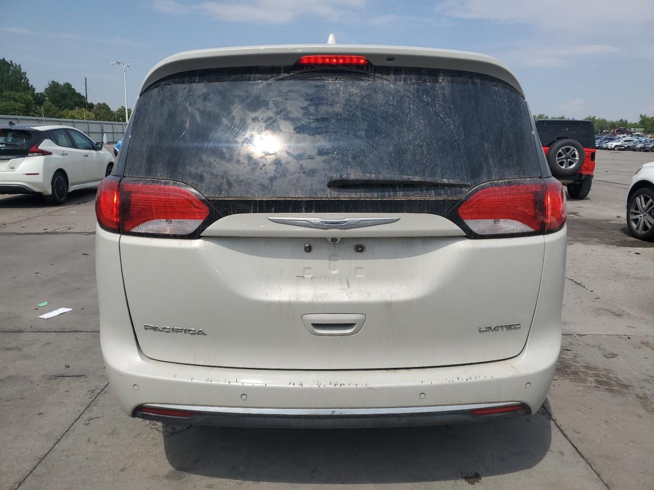 2017 Chrysler Pacifica Limited VIN: 2C4RC1GG8HR720803 Lot: 65186435