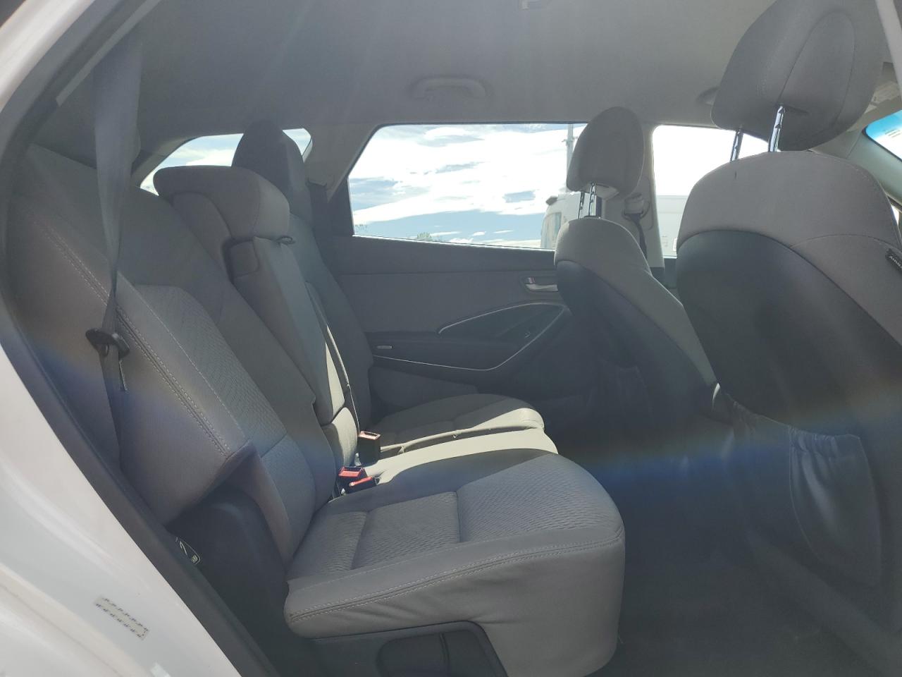 2017 Hyundai Santa Fe Se VIN: KM8SMDHF4HU201056 Lot: 65419505