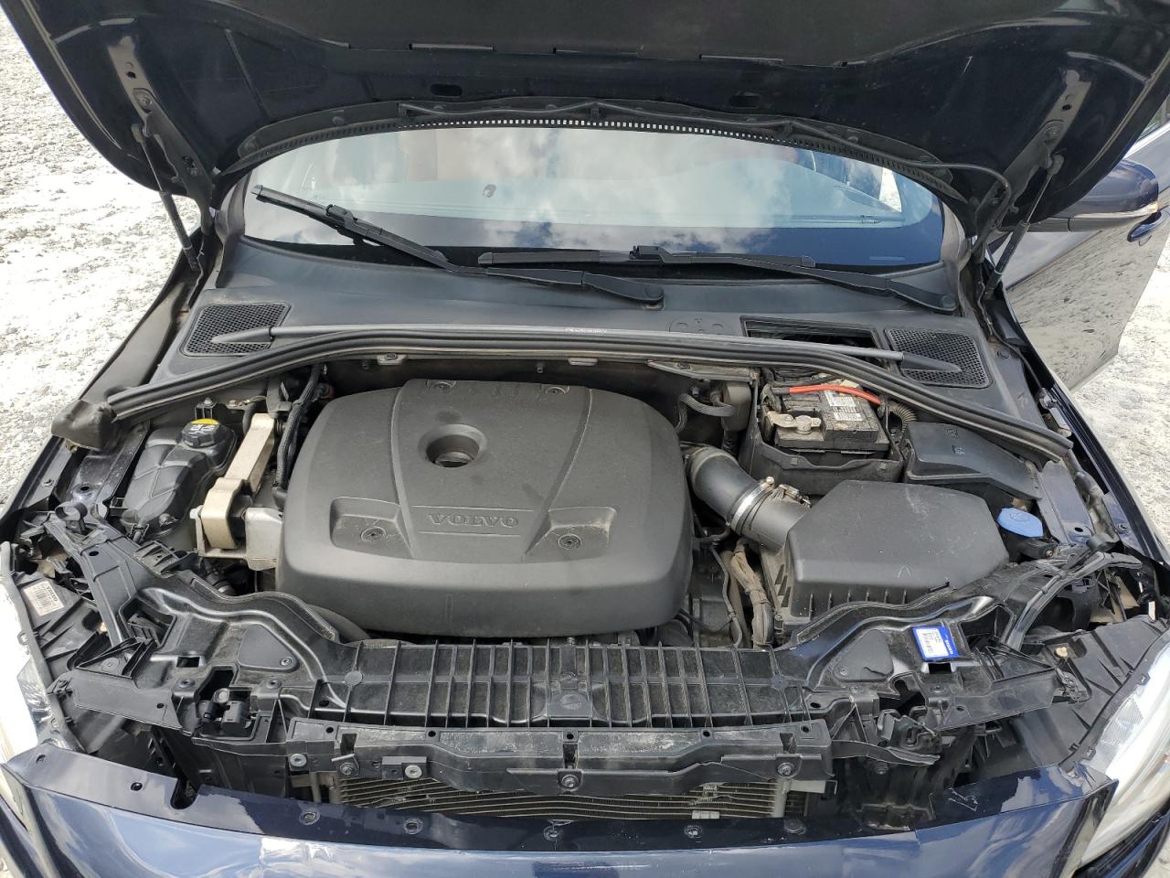 yv140mek8h1360233 YV140MEK8H1360233 2017 Volvo V60 T5 Premier