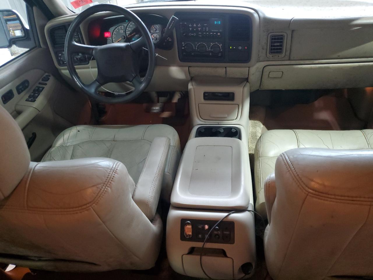 2000 Chevrolet Suburban K1500 VIN: 3GNFK16Z52G207747 Lot: 64381545