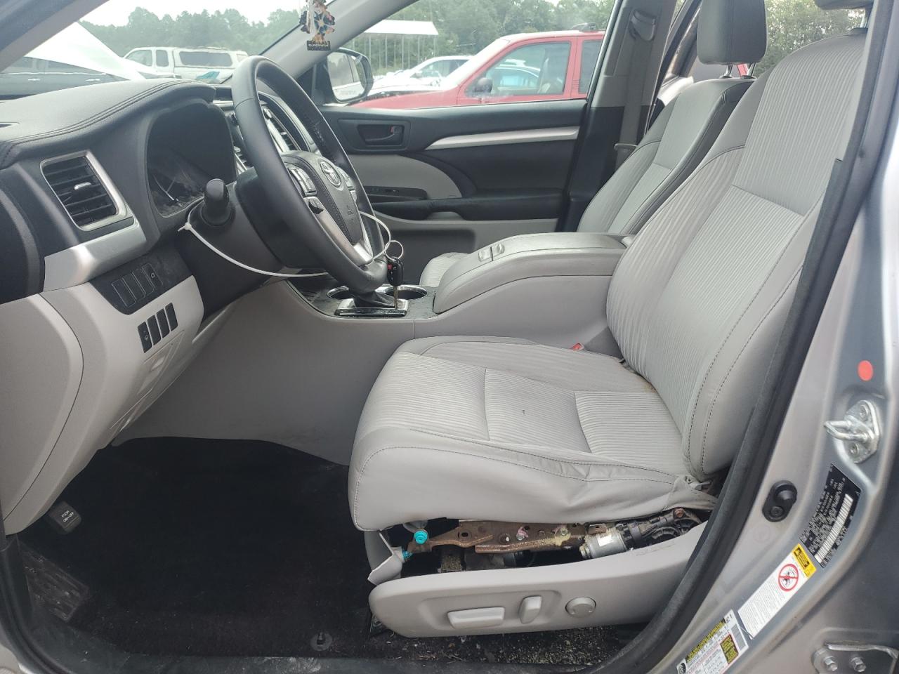 2014 Toyota Highlander Le VIN: 5TDZKRFH6ES031745 Lot: 63960615