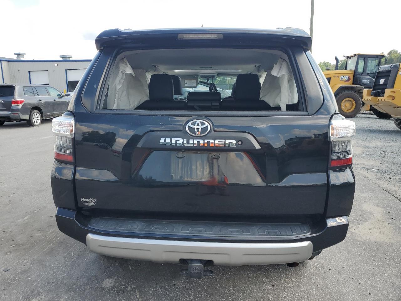 2018 Toyota 4Runner Sr5/Sr5 Premium VIN: JTEBU5JR7J5577714 Lot: 64077265