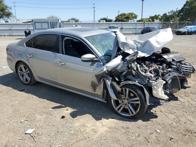  VOLKSWAGEN PASSAT 2013 Srebrny