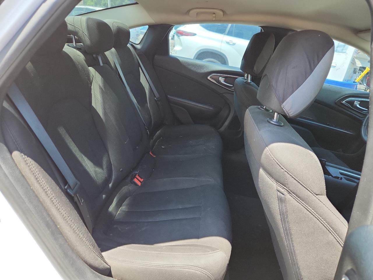 2015 Chrysler 200 Limited VIN: 1C3CCCAB6FN715466 Lot: 63698105