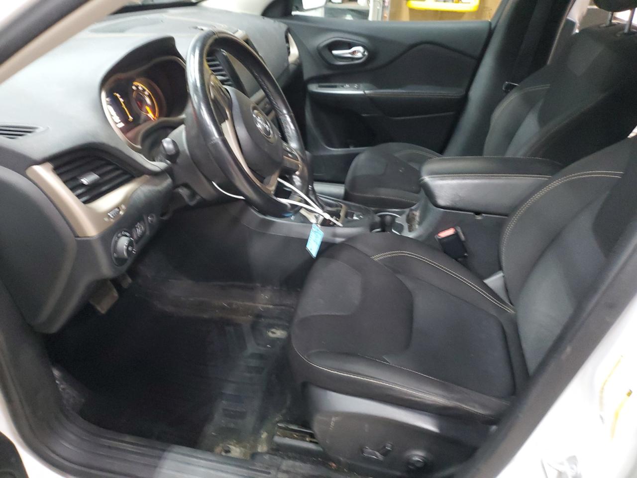 2016 Jeep Cherokee Latitude VIN: 1C4PJMCSXGW288794 Lot: 63055835