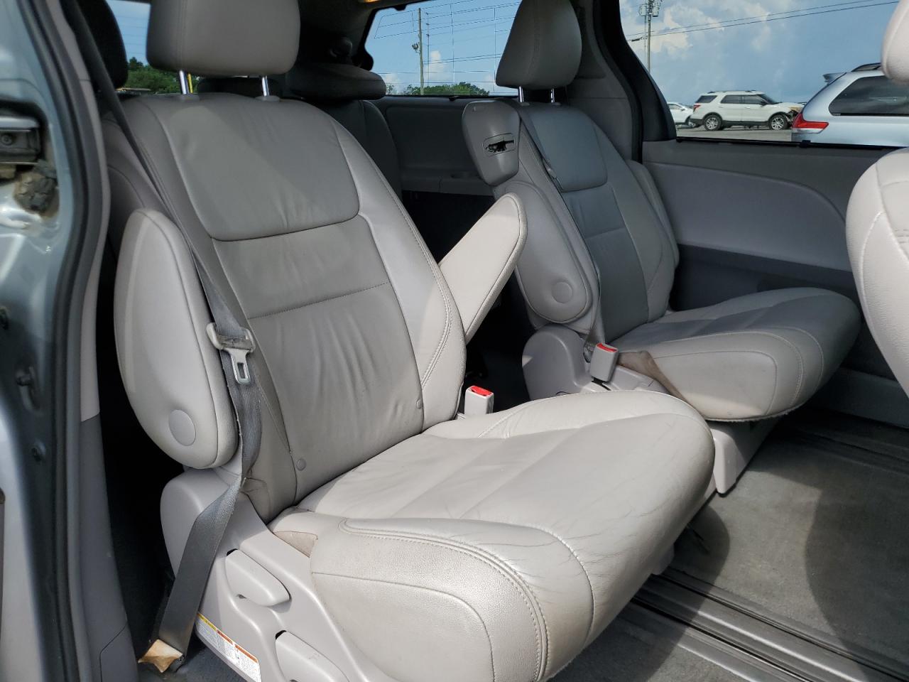 2015 Toyota Sienna Xle VIN: 5TDYK3DC6FS660309 Lot: 64625405