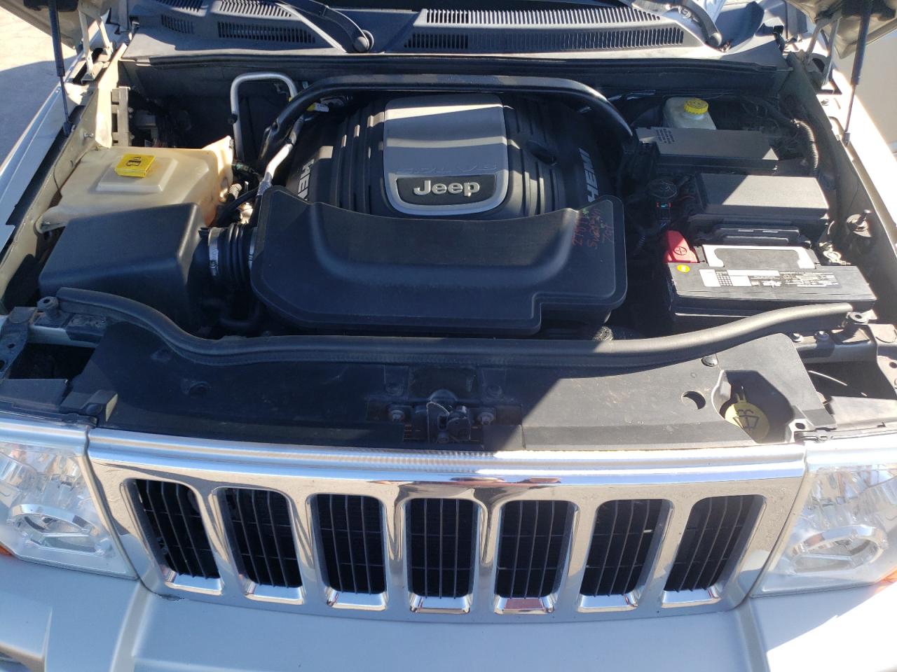 2008 Jeep Commander Limited VIN: 1J8HG58208C182836 Lot: 64780585