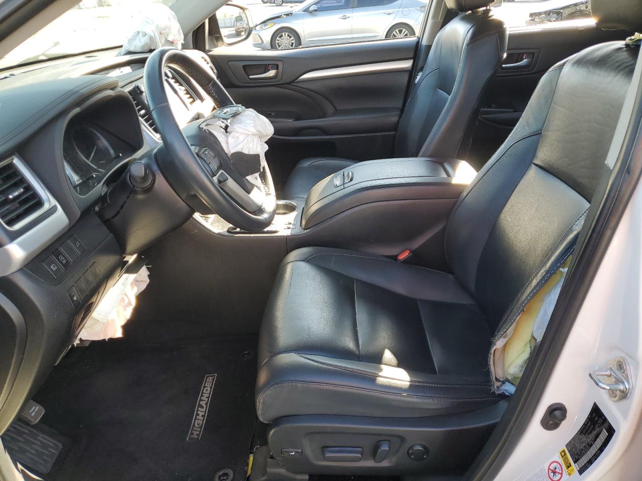 2019 Toyota Highlander Se VIN: 5TDJZRFH9KS584944 Lot: 63914235