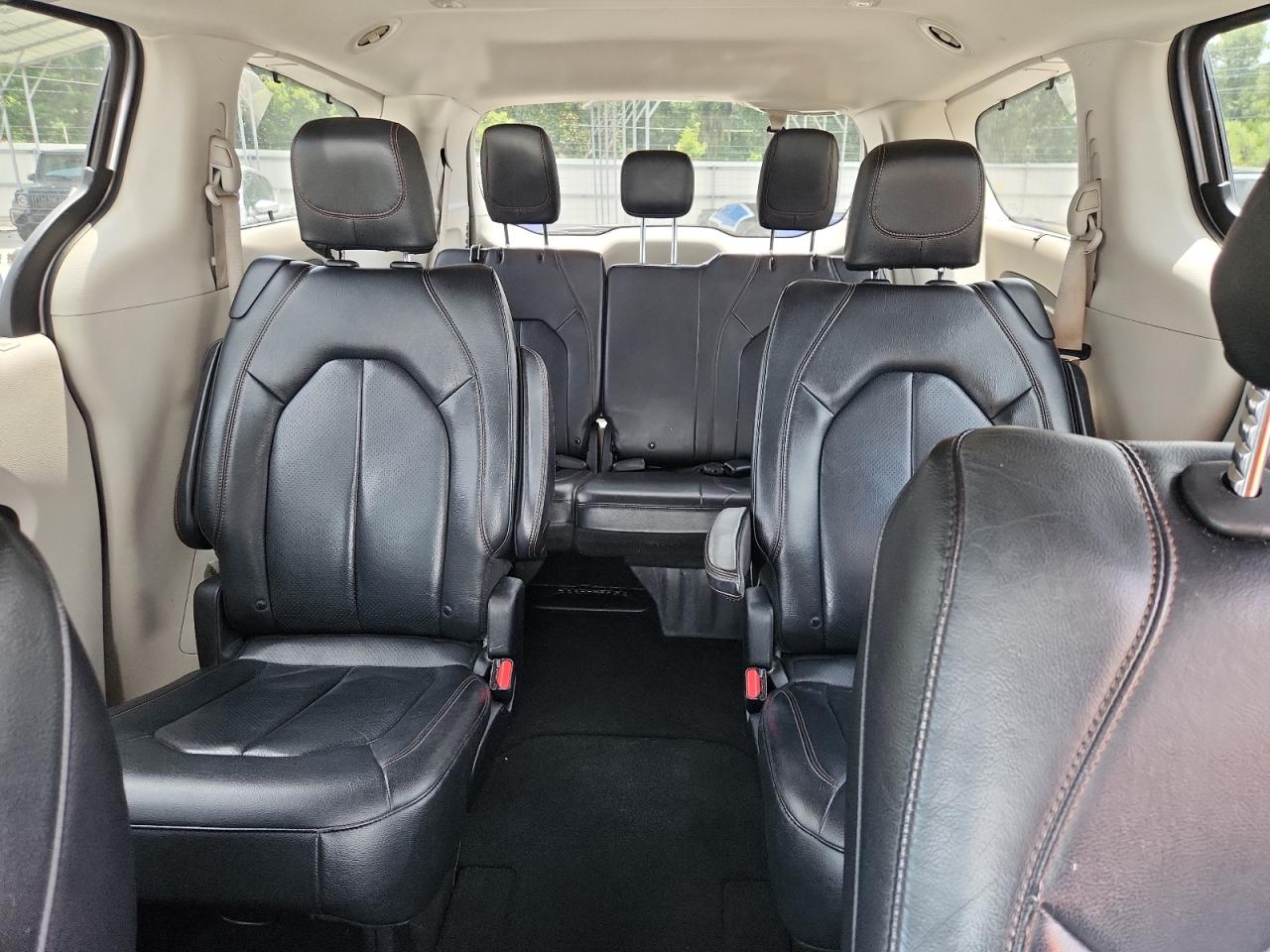 2019 Chrysler Pacifica Touring L VIN: 2C4RC1BG0KR560057 Lot: 64835895