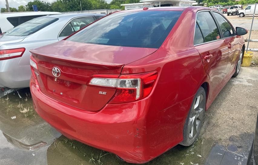 Sedans TOYOTA CAMRY 2012 Czerwony