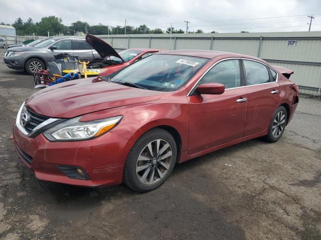  NISSAN ALTIMA 2017 Czerwony