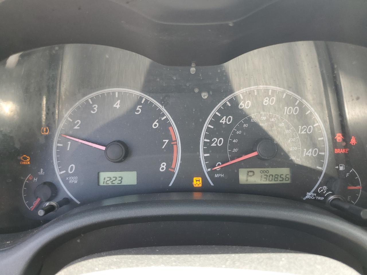 Фото: 2T1BU40E89C167015